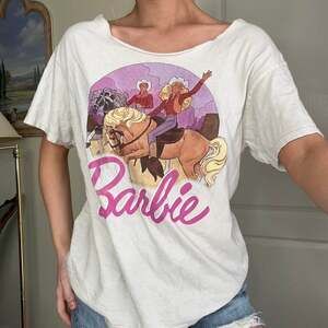 Barbie Western Cowgirl Graphic T-Shirt, White Cotton, Size L